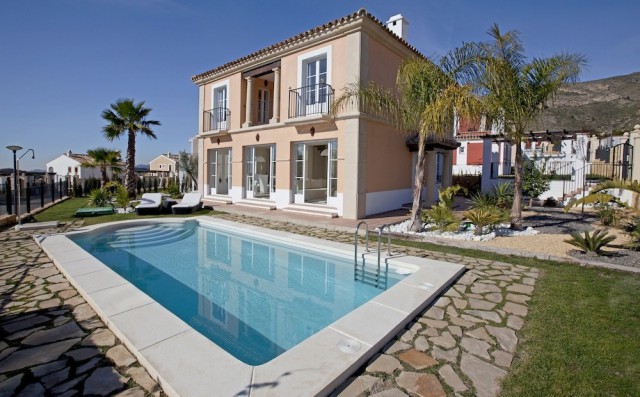 Новая вилла в Бенидорме! 585 000 евро